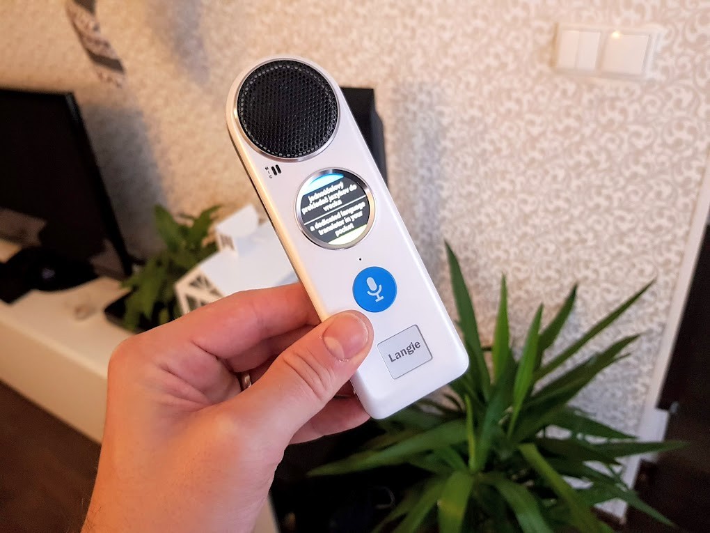 offline voice translator langie